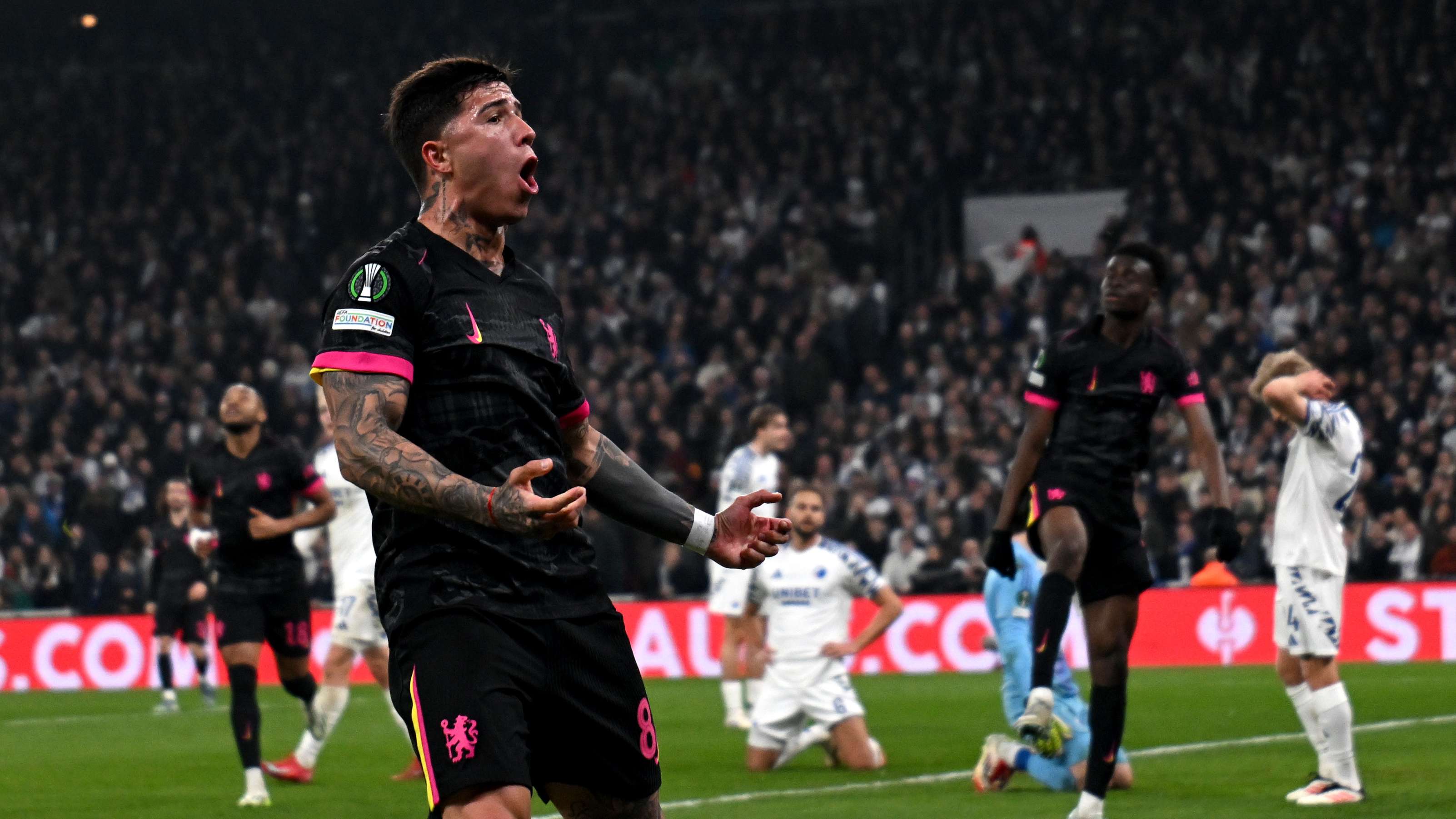 使用斯特魯斯的方法與在籃網時使用喬-哈裏斯的方法相似.